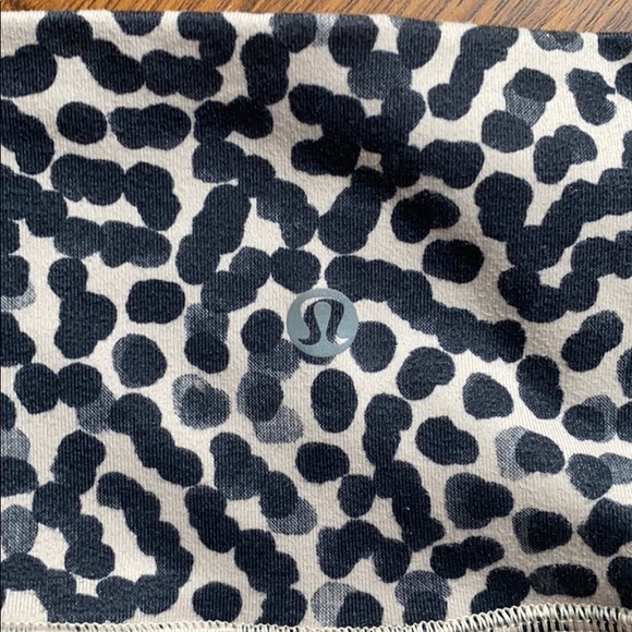 Lulu lemon high waisted 7/8 leggings - Picture 4 of 6